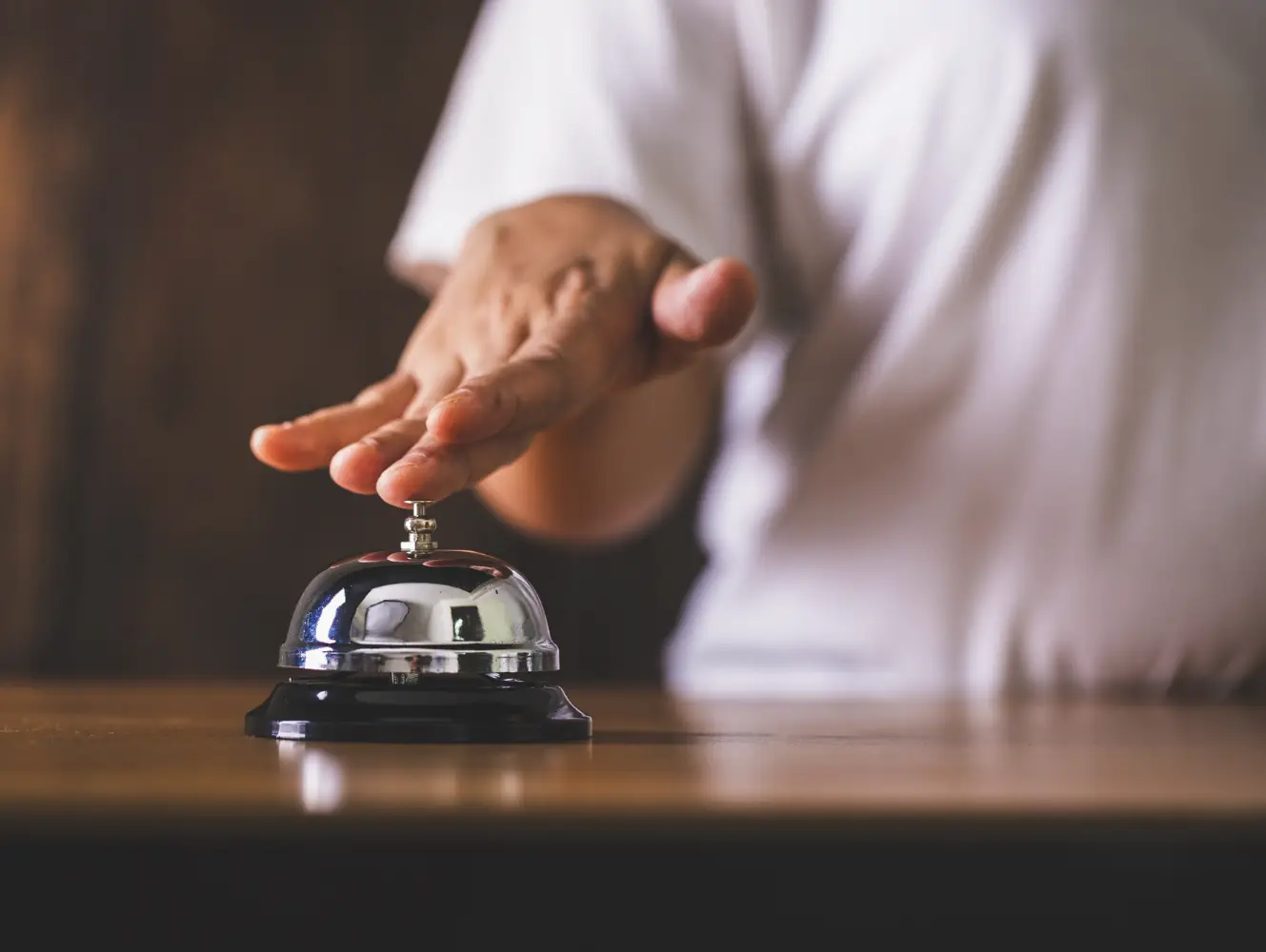 Hotel enquiry response and direct booking conversion
